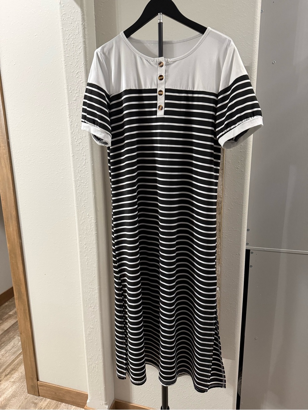SHEIN Black & White Striped Short-Sleeve Maxi Dress